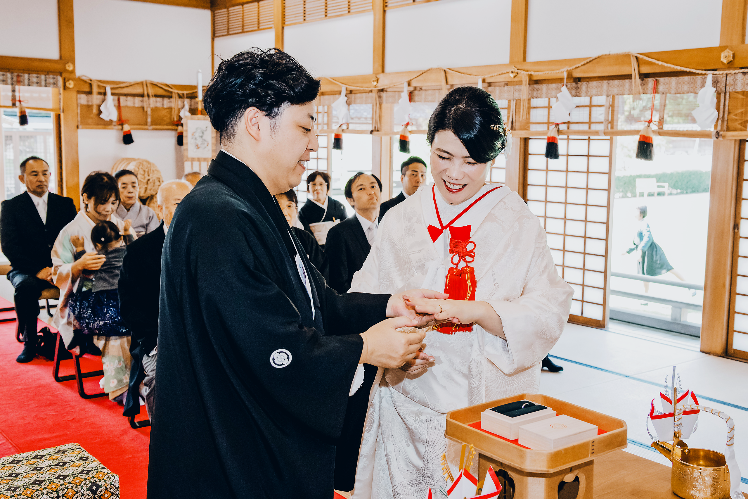 出雲大社結婚式場・神楽殿の指輪交換